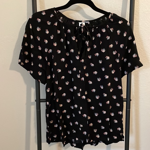 NWOT Lightweight floral GAP blouse perfect for spring! - Picture 2 of 4